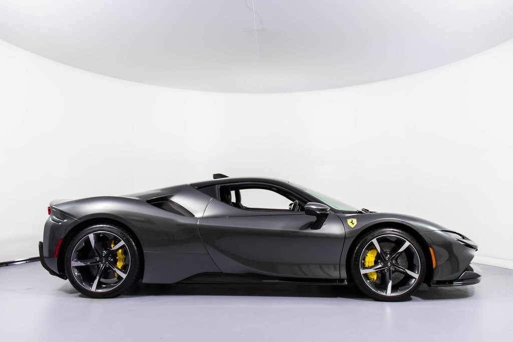 2023 Ferrari SF90 Stradale photo 3