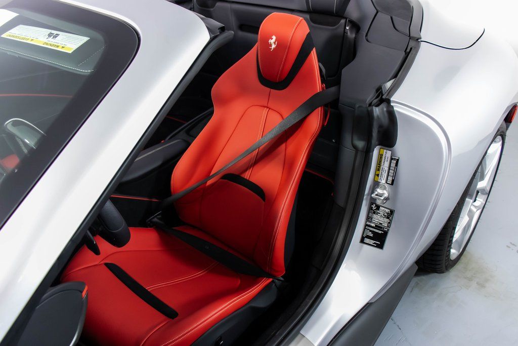 2025 Ferrari Roma photo 4
