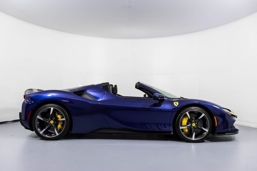 2022 Ferrari SF90 Spider photo 3