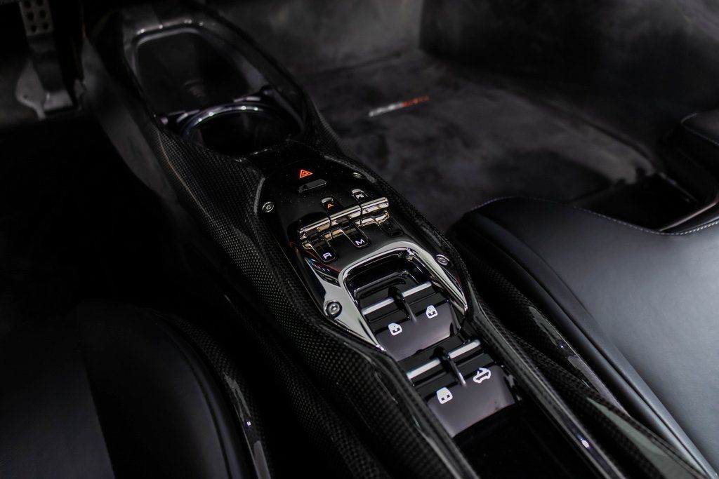 2023 Ferrari 296 GTS photo 4