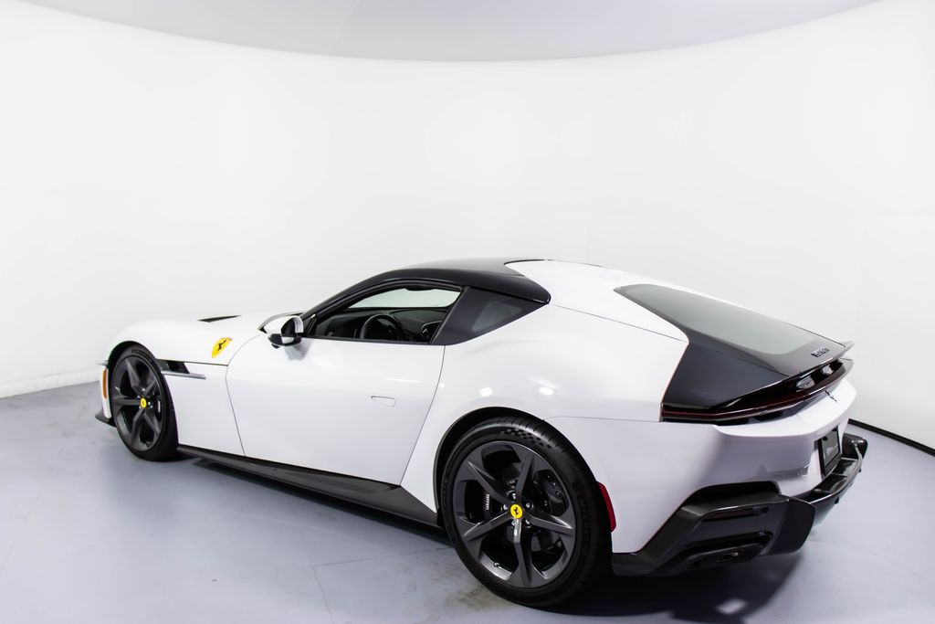 2025 Ferrari 12Cilindri photo 3