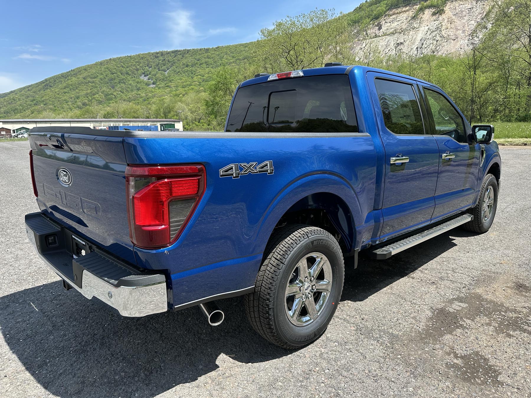 2025 Ford F-150 XLT photo 4