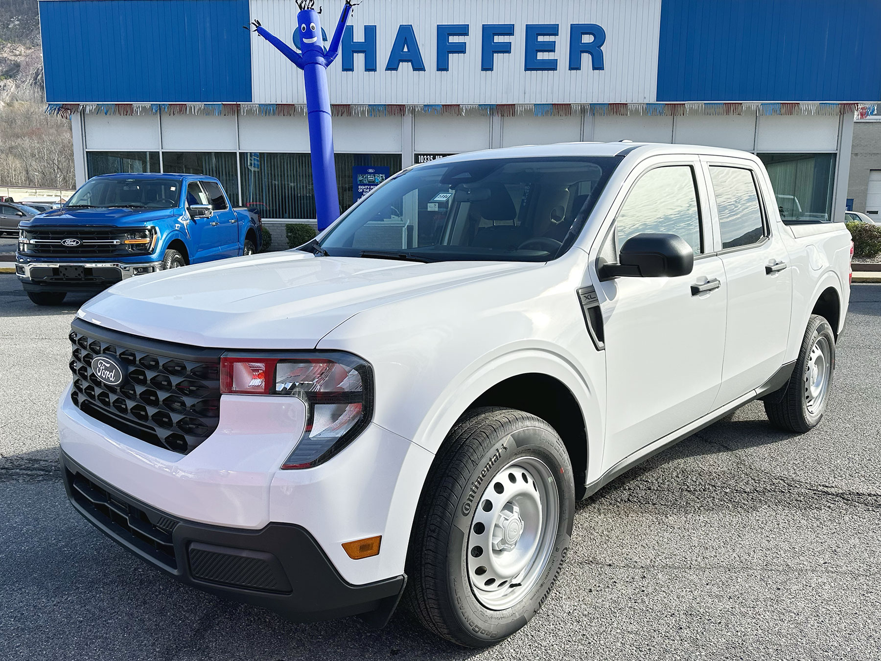 2025 Ford Maverick XL's photo