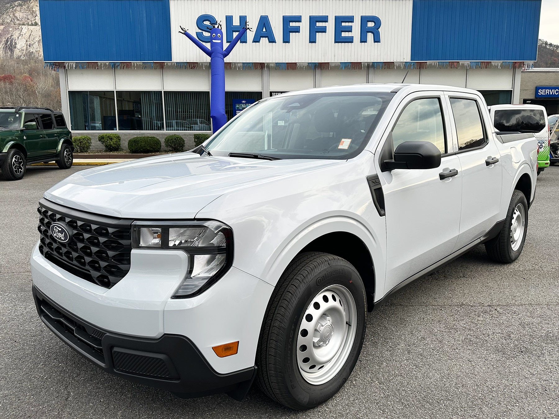 2025 Ford Maverick XL's photo