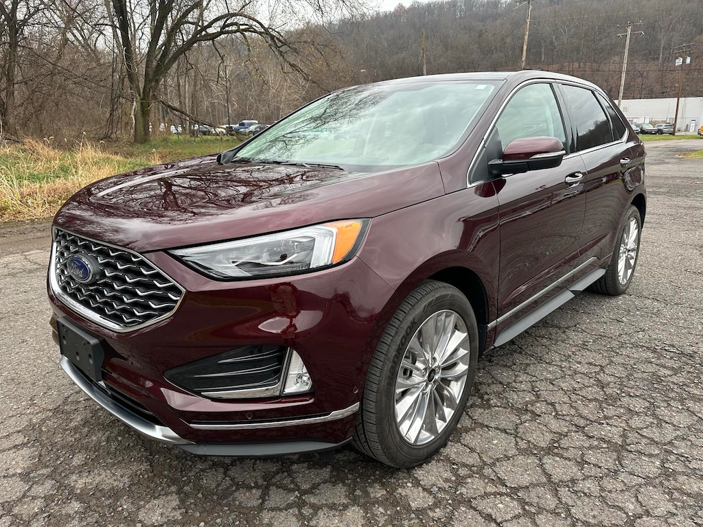 2024 Ford Edge Titanium photo 2