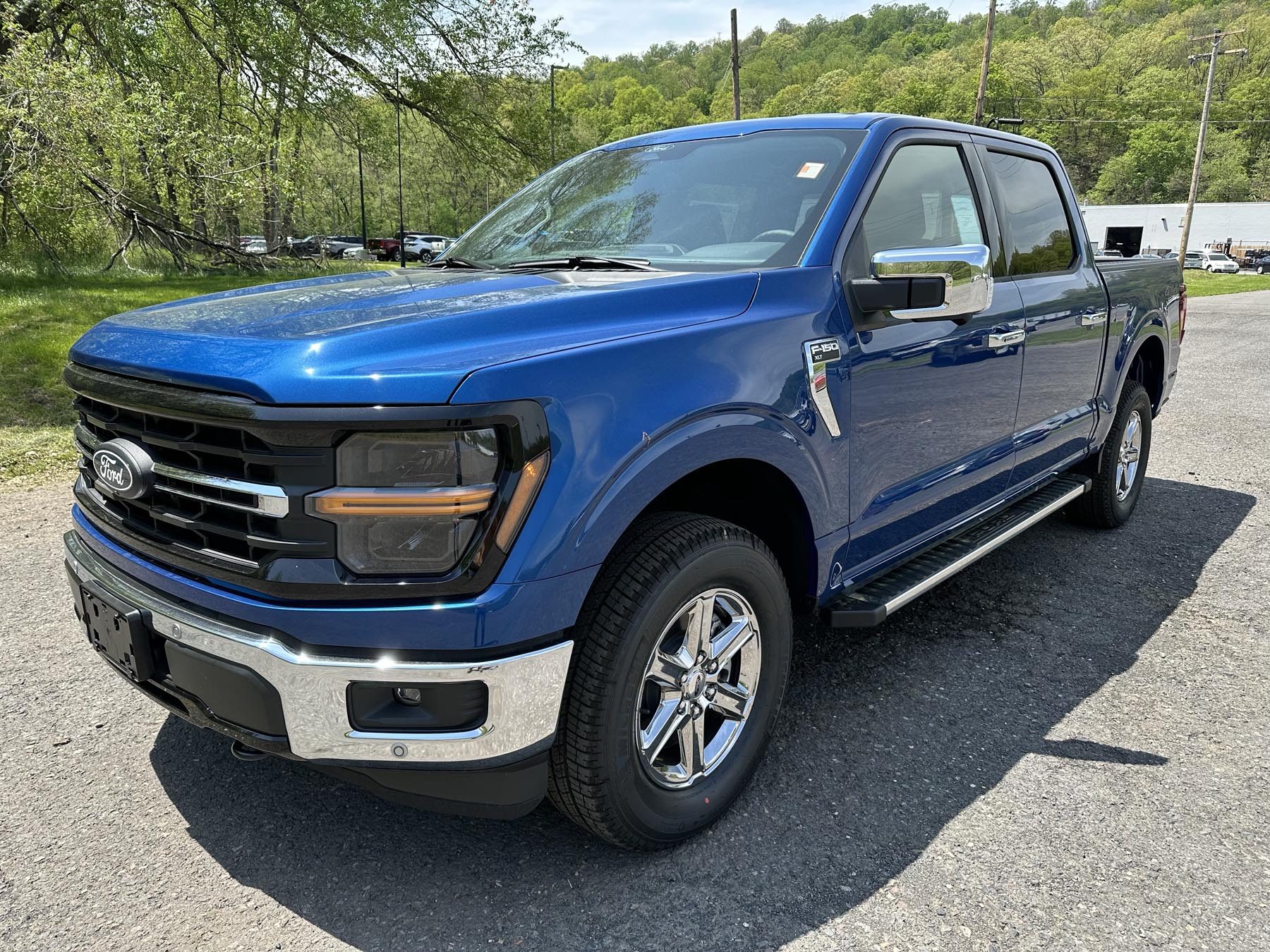 2025 Ford F-150 XLT photo 2