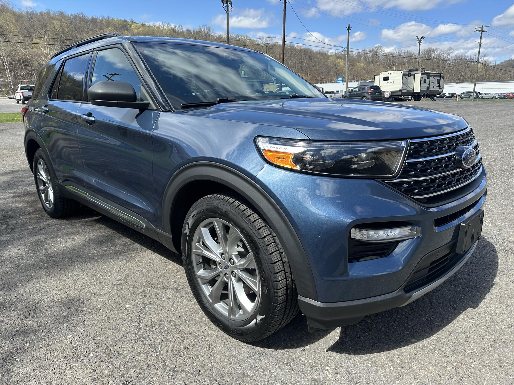 2020 Ford Explorer XLT photo 3