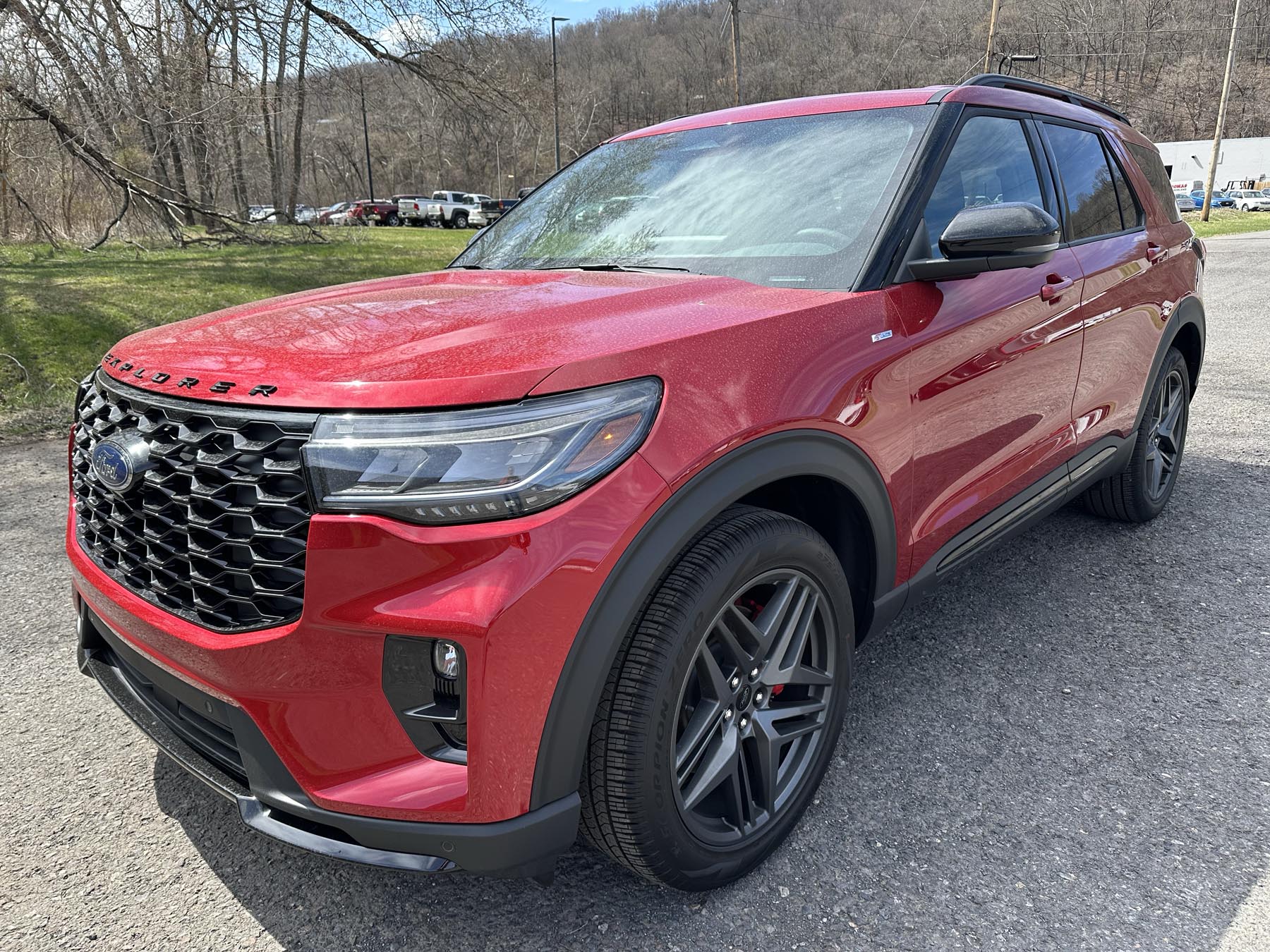 2025 Ford Explorer ST-Line photo 2
