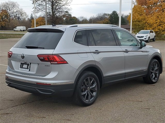 2023 Volkswagen Tiguan SE photo 3