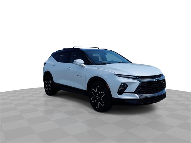 2023 Chevrolet Blazer RS photo 2