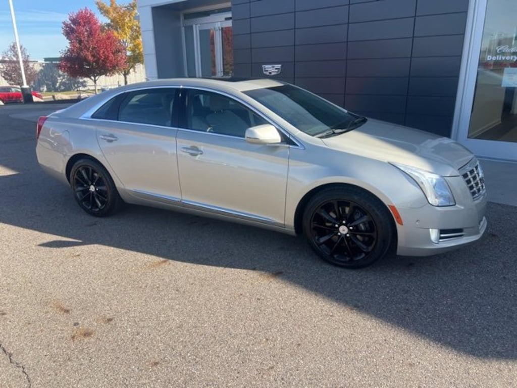 Used 2014 CADILLAC XTS Luxury Car