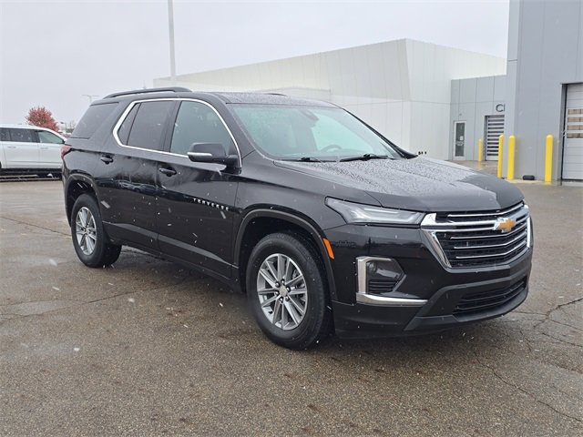 2023 Chevrolet Traverse Cloth photo 2