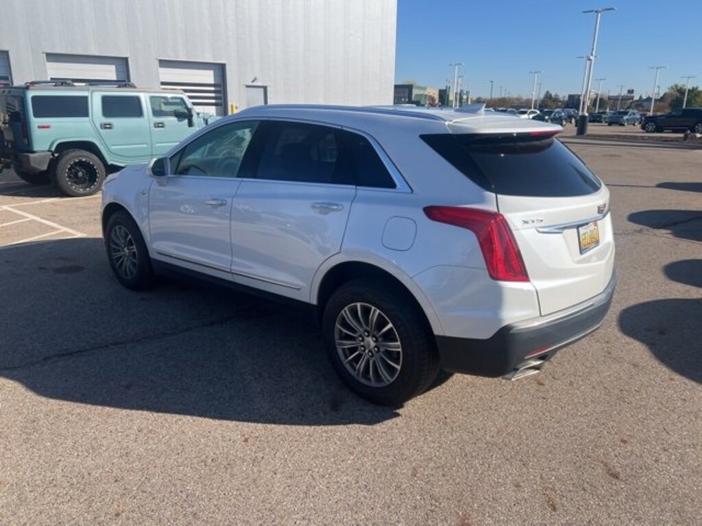 Used 2017 CADILLAC XT5 Luxury FWD SUV