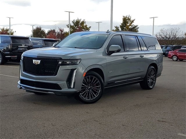 2024 Cadillac Escalade ESV V-Series's photo