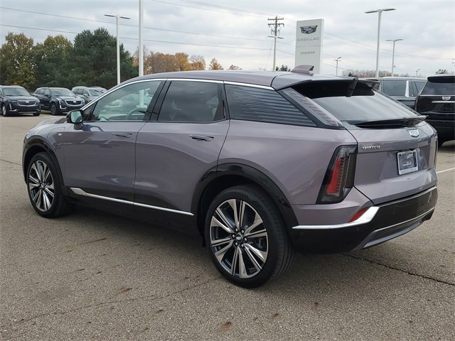 2025 Cadillac Optiq Luxury photo 4