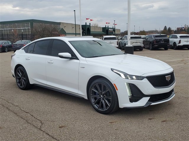 2024 Cadillac CT5 V photo 2