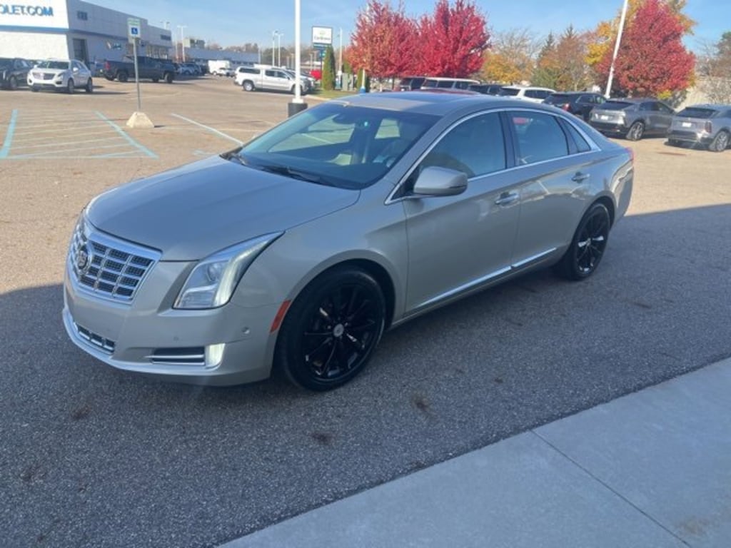 Used 2014 CADILLAC XTS Luxury Car