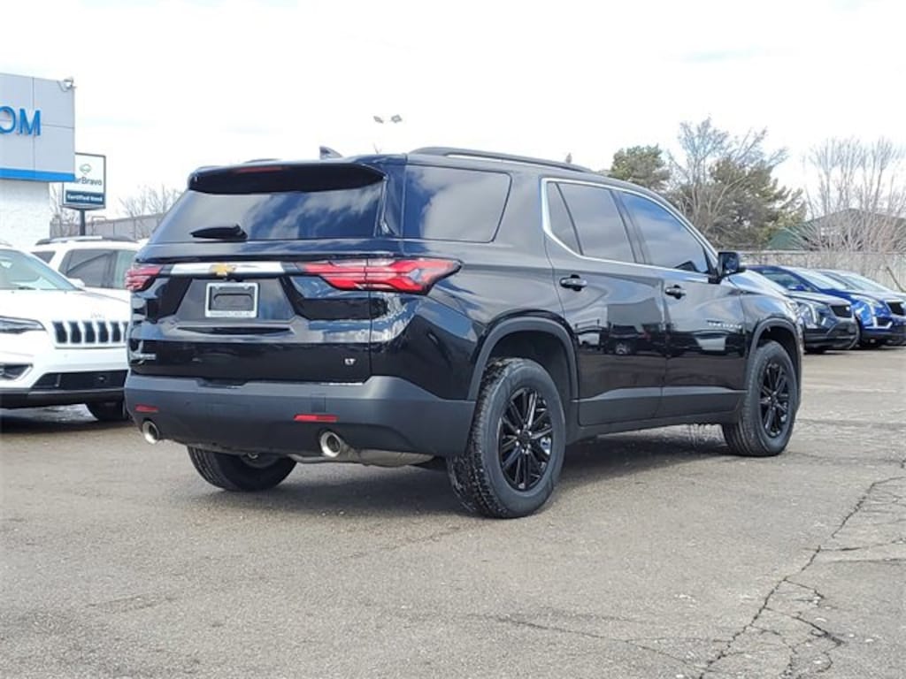 Used 2023 Chevrolet Traverse LT Cloth SUV