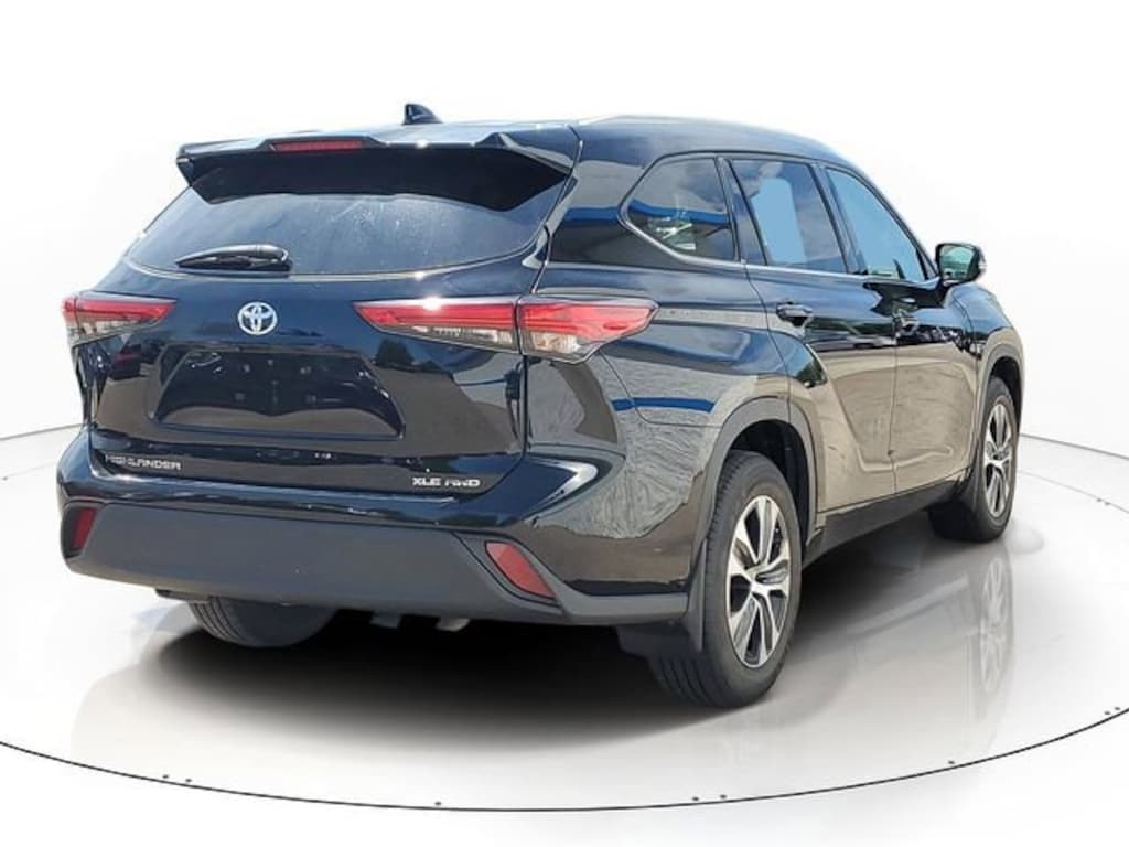 Used 2022 Toyota Highlander XLE