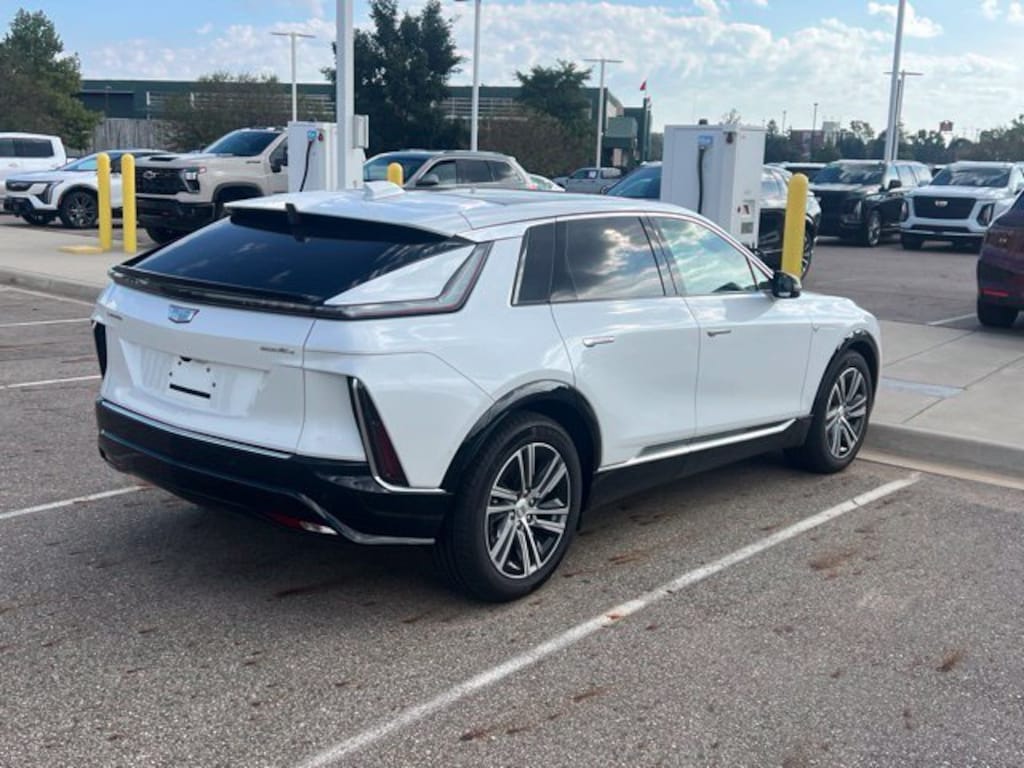 Certified 2024 CADILLAC LYRIQ Luxury 2 SUV