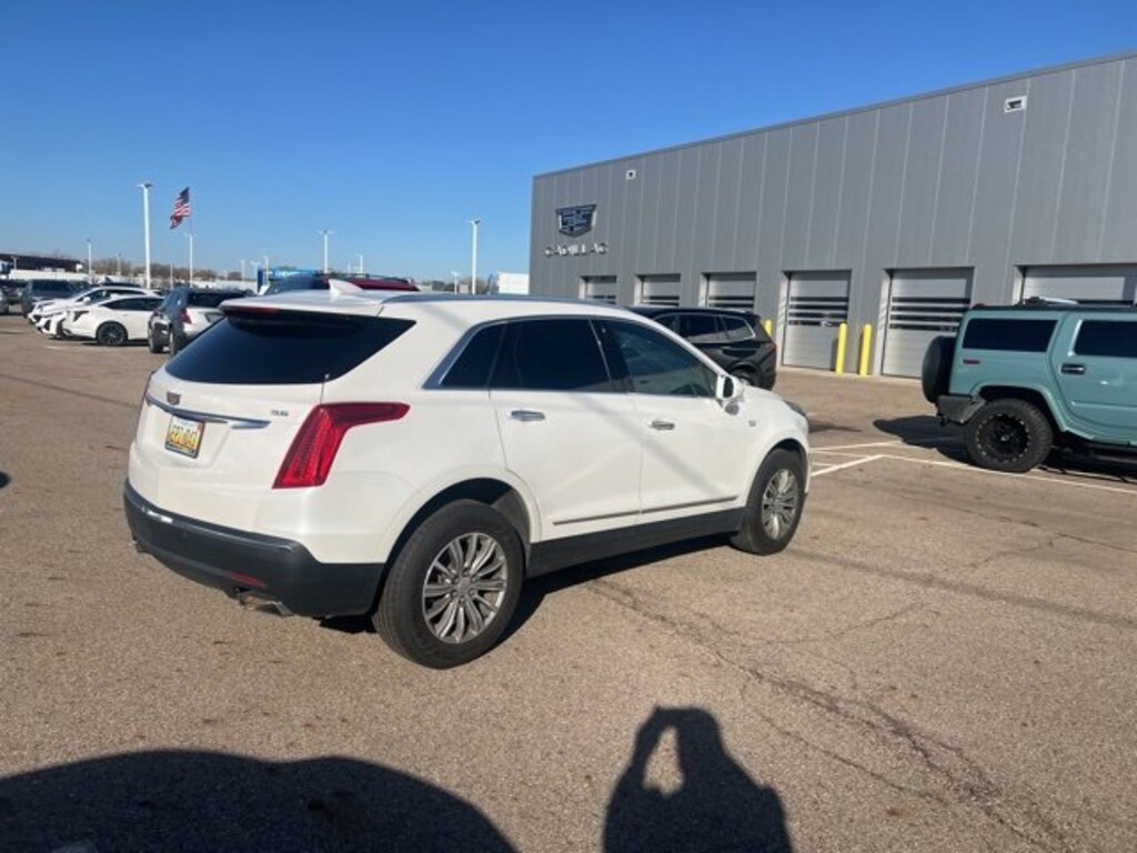 Used 2017 CADILLAC XT5 Luxury FWD SUV