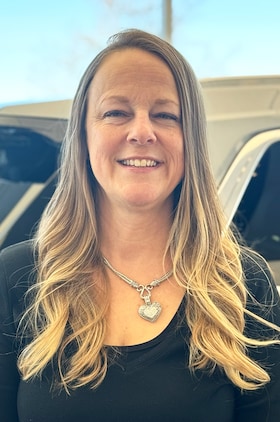 Staff member Jennifer Roy from ID_1ead70ff079e