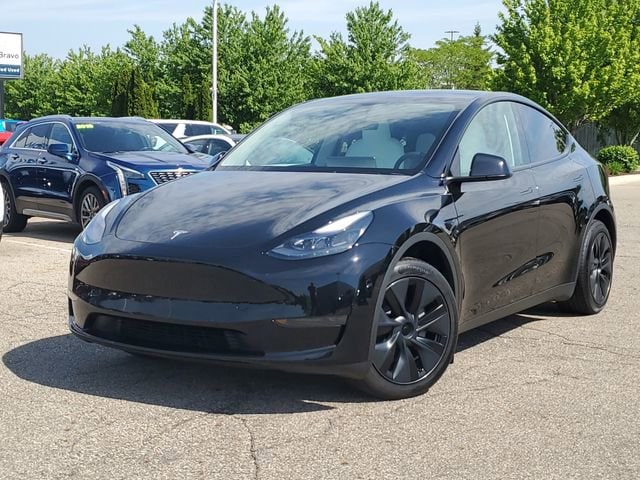 2024 Tesla Model Y Long Range Rear Wheel Drive's photo