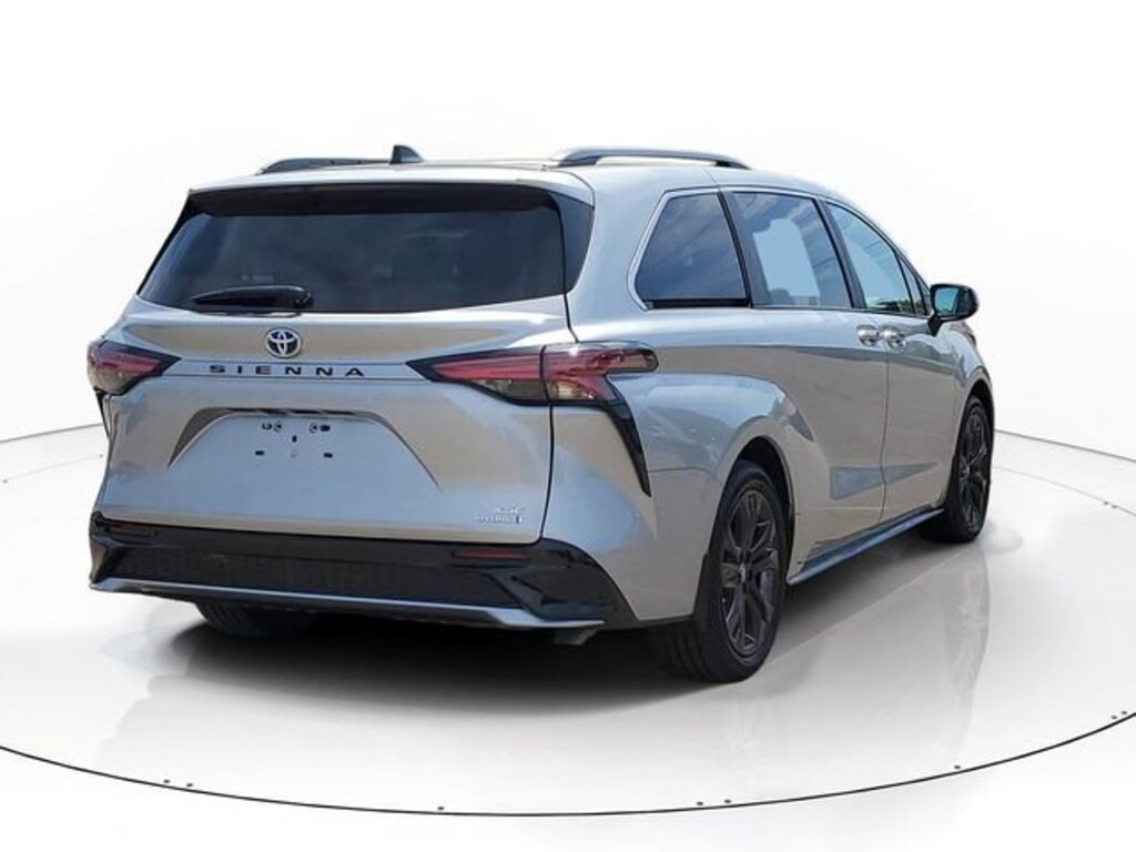 Used 2024 Toyota Sienna LE