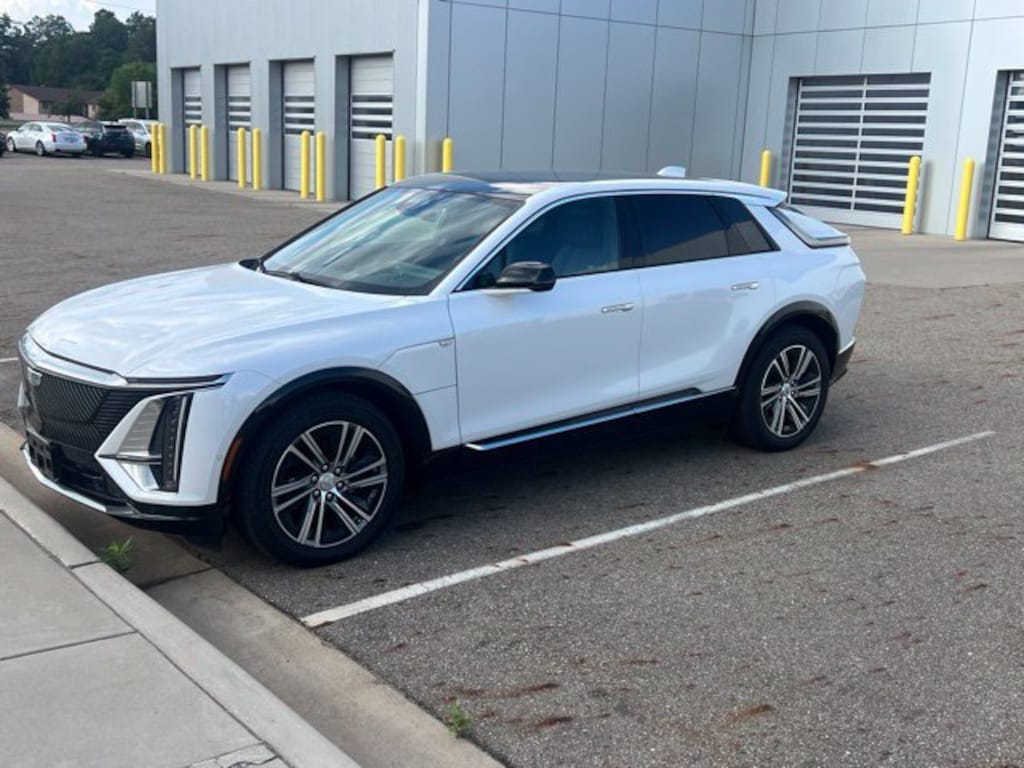 Certified 2024 CADILLAC LYRIQ Luxury 2 SUV