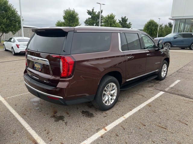 2022 Gmc Yukon XL SLT photo 2
