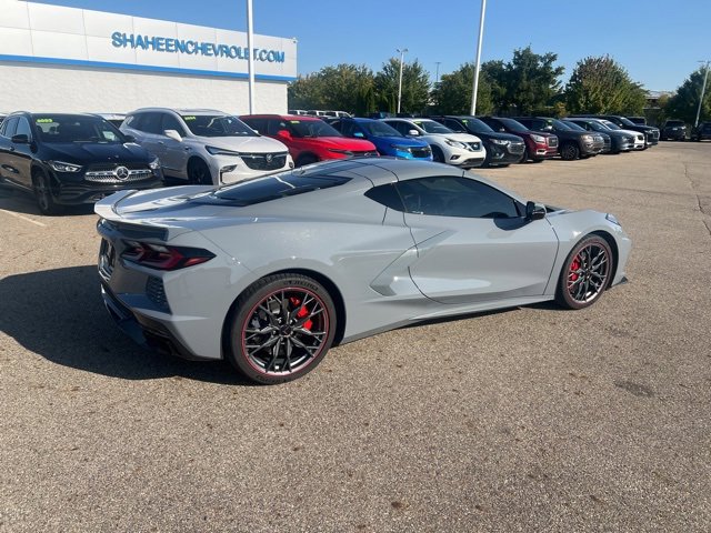 2025 Chevrolet Corvette Stingray 2LT photo 2