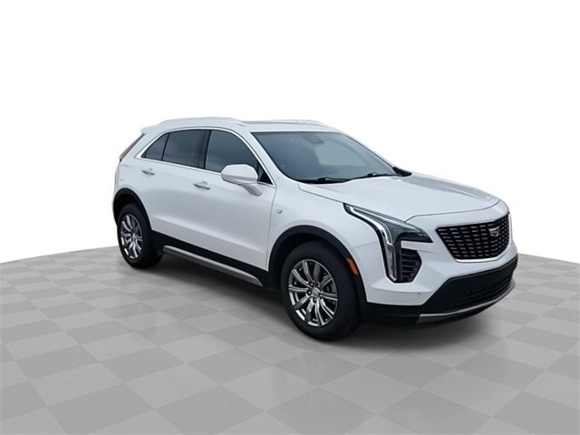 Used 2020 Cadillac XT4 Premium Luxury with VIN 1GYFZDR46LF081689 for sale in Lansing, MI