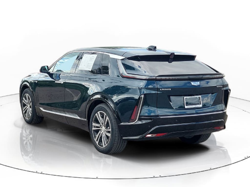 Used 2024 CADILLAC LYRIQ Luxury 2 SUV