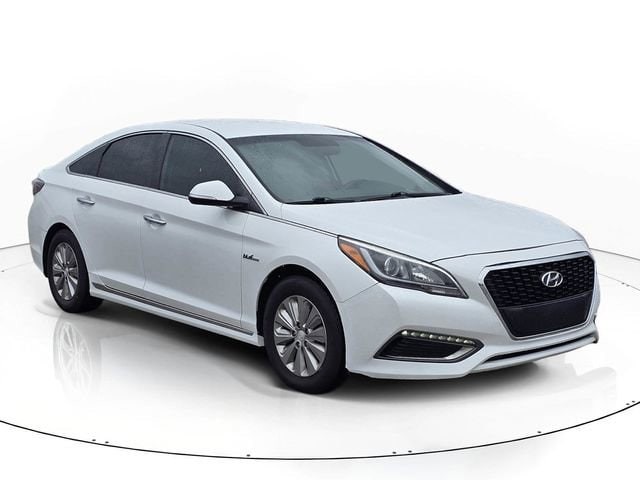 Used 2017 Hyundai Sonata Hybrid Base with VIN KMHE24L10HA057182 for sale in Lansing, MI