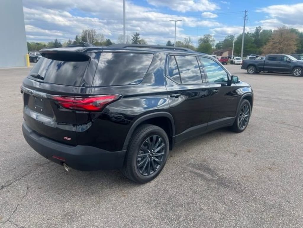 Used 2023 Chevrolet Traverse RS SUV