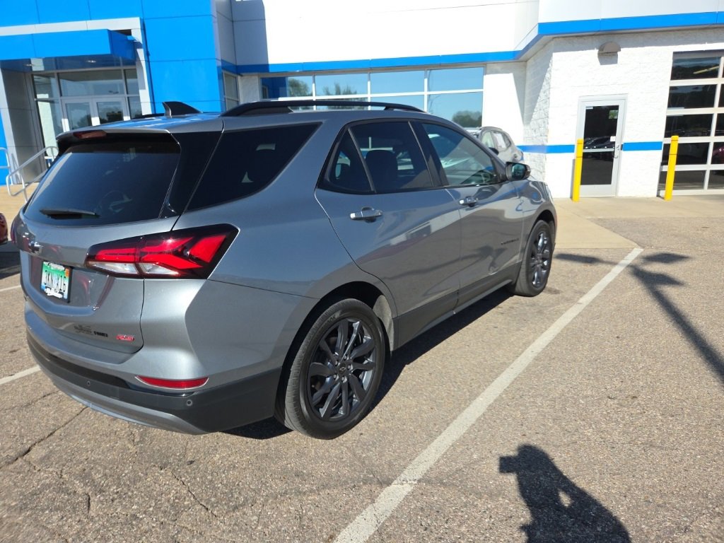 2024 Chevrolet Equinox RS photo 2