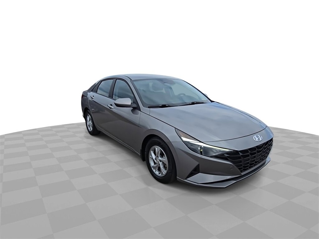 2023 Hyundai Elantra SE photo 2