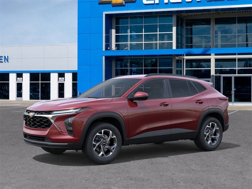 2025 Chevrolet Trax LT photo 2