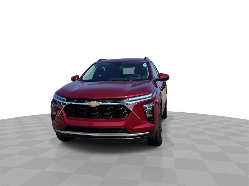 2024 Chevrolet Trax LT photo 2