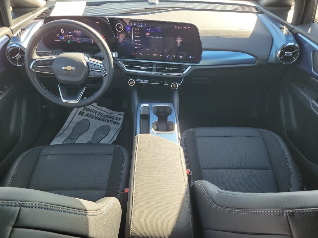 2025 Chevrolet Equinox EV LT - Photo 27