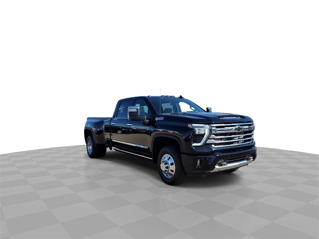 2025 Chevrolet Silverado 3500HD High Country photo 2