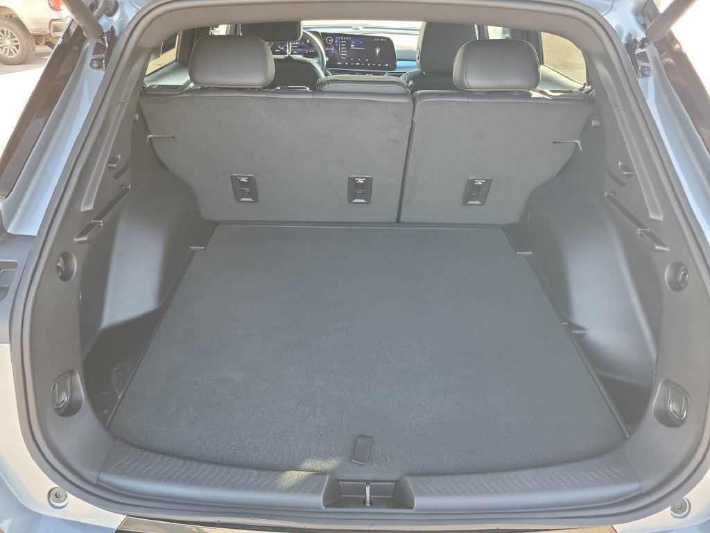 2025 Chevrolet Equinox EV LT - Photo 31