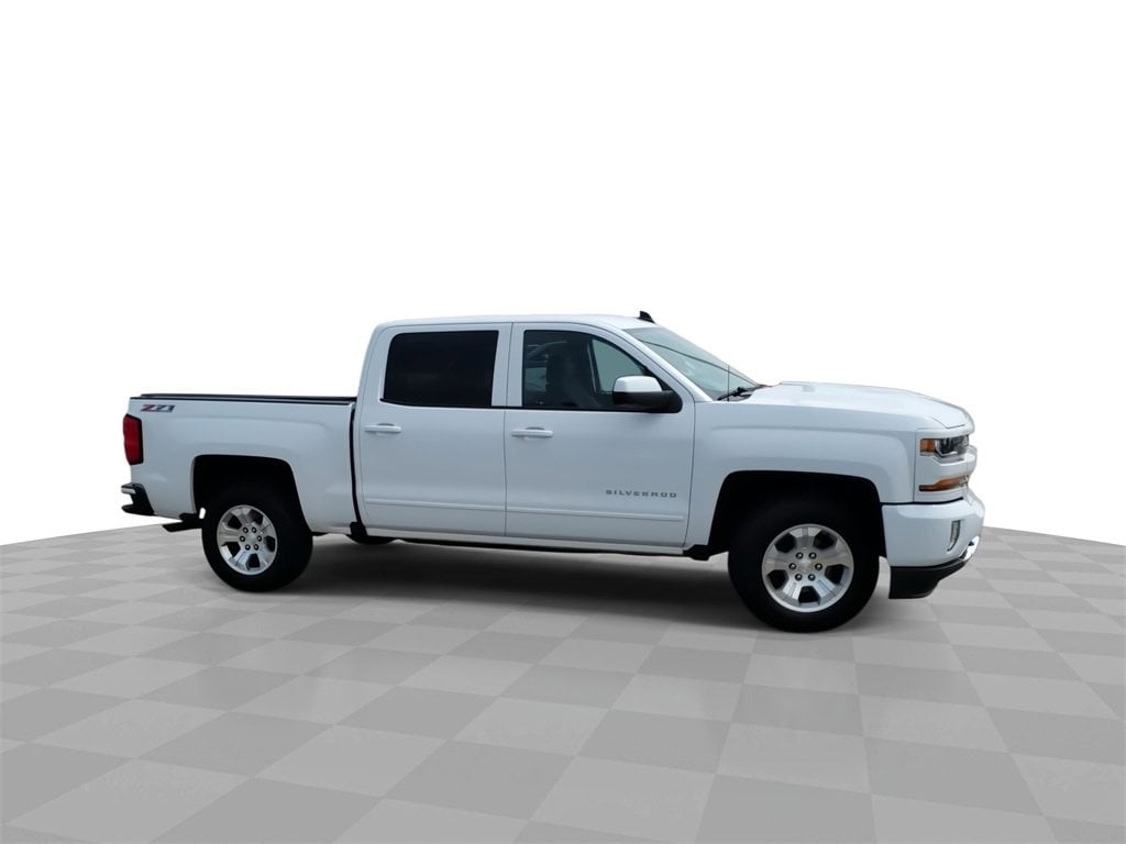 Used 2017 Chevrolet Silverado 1500 LT with VIN 3GCUKRECXHG248315 for sale in Lansing, MI