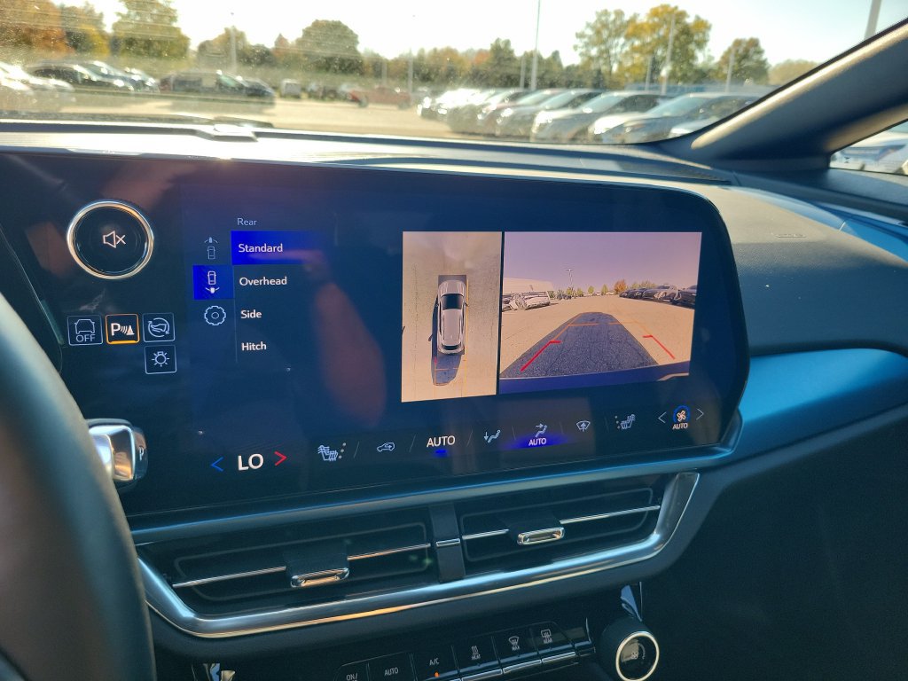 2025 Chevrolet Equinox EV LT - Photo 22