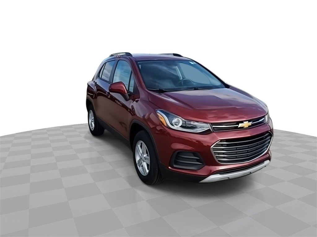 Used 2022 Chevrolet Trax LT with VIN KL7CJPSM8NB514948 for sale in Lansing, MI