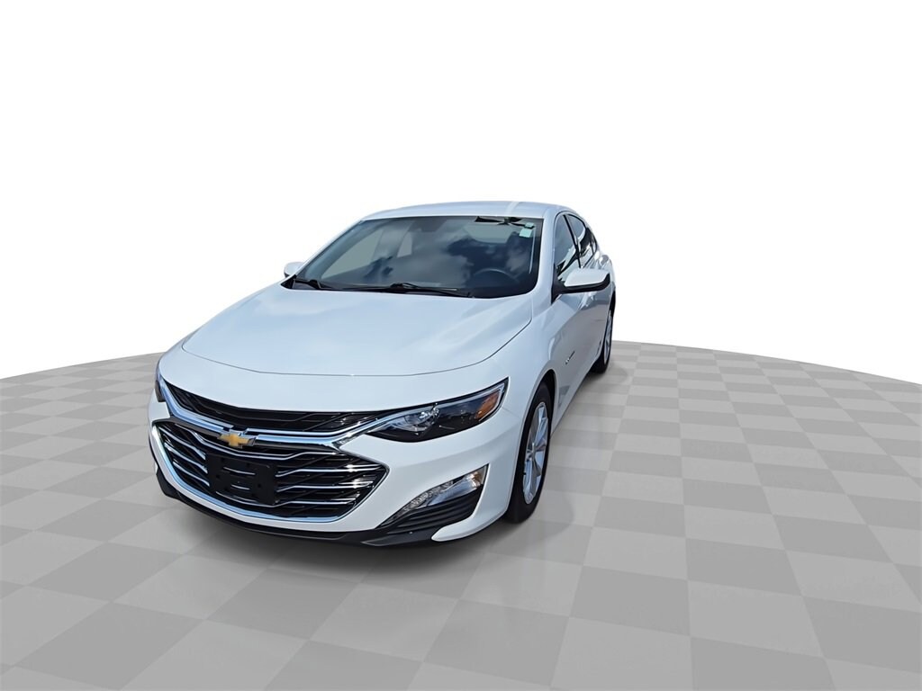 2024 Chevrolet Malibu 1LT photo 3