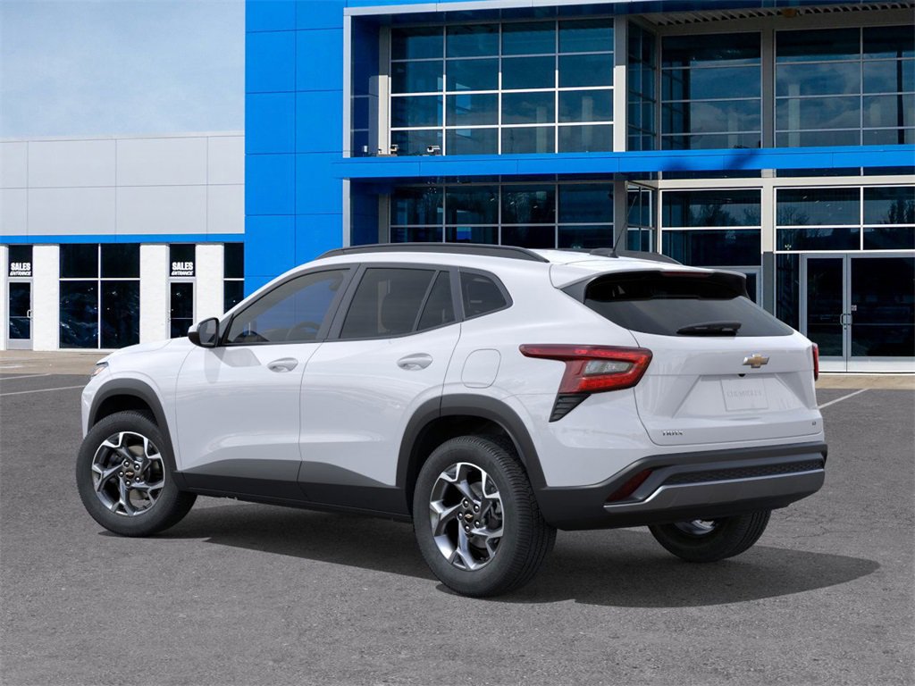 2025 Chevrolet Trax LT photo 3