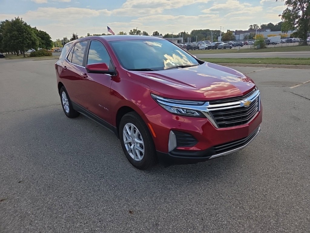 2023 Chevrolet Equinox LT photo 3