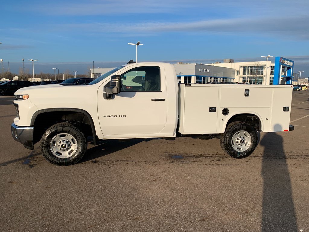 2024 Chevrolet Silverado 2500HD photo 2