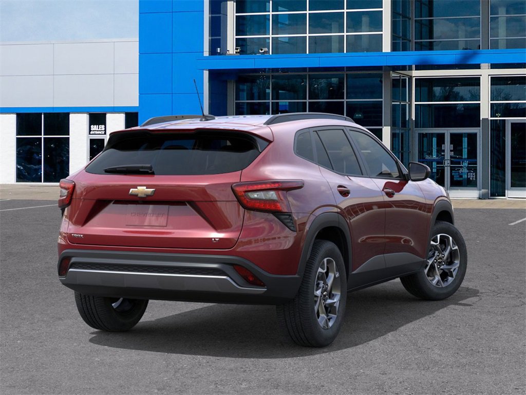 2025 Chevrolet Trax LT photo 4